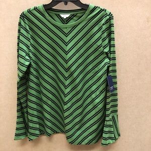 Crown and Ivy Size Medium Top